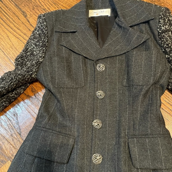 Beautiful Lorena Conti suit - Picture 9 of 13